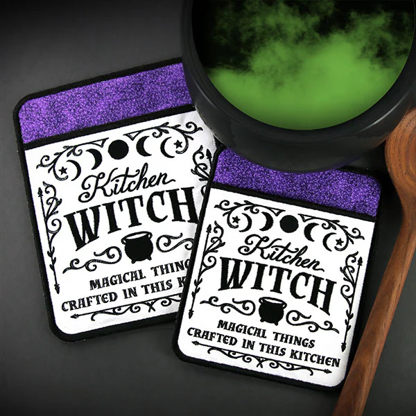 Kitchen Witch Magic Pot Holder (In-the-Hoop) - Image 4