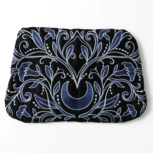 Mirrored in Beauty Lined Zipper Pouch (In-the-Hoop) - Image 2