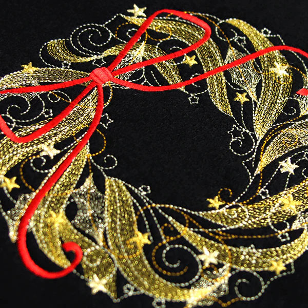 Twinkling Mirage Christmas Wreath - Image 6